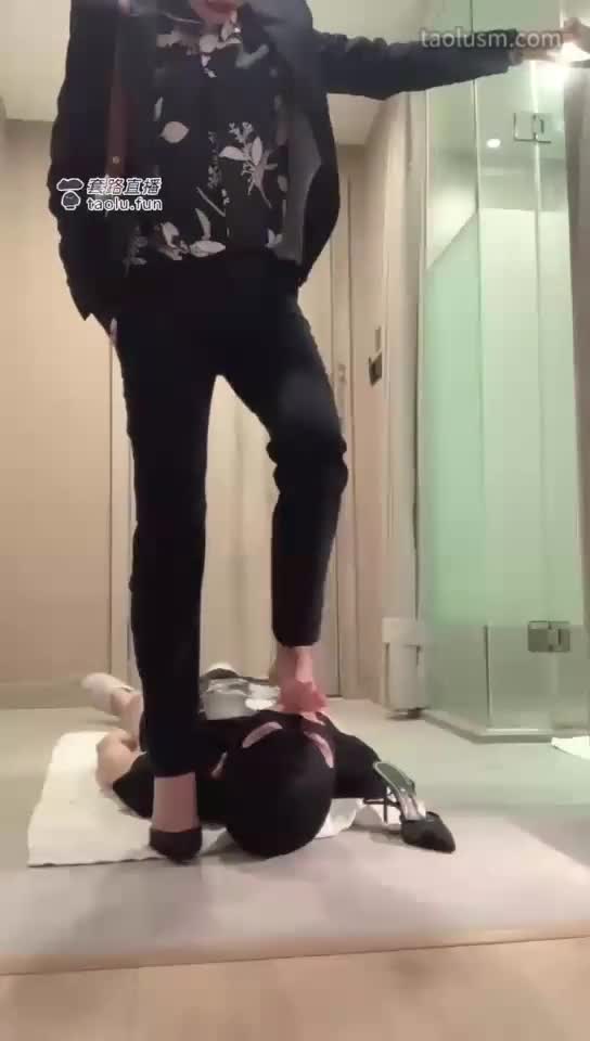 #歌迪丝 #女主天地 #直播回放重度深喉吐出晚饭