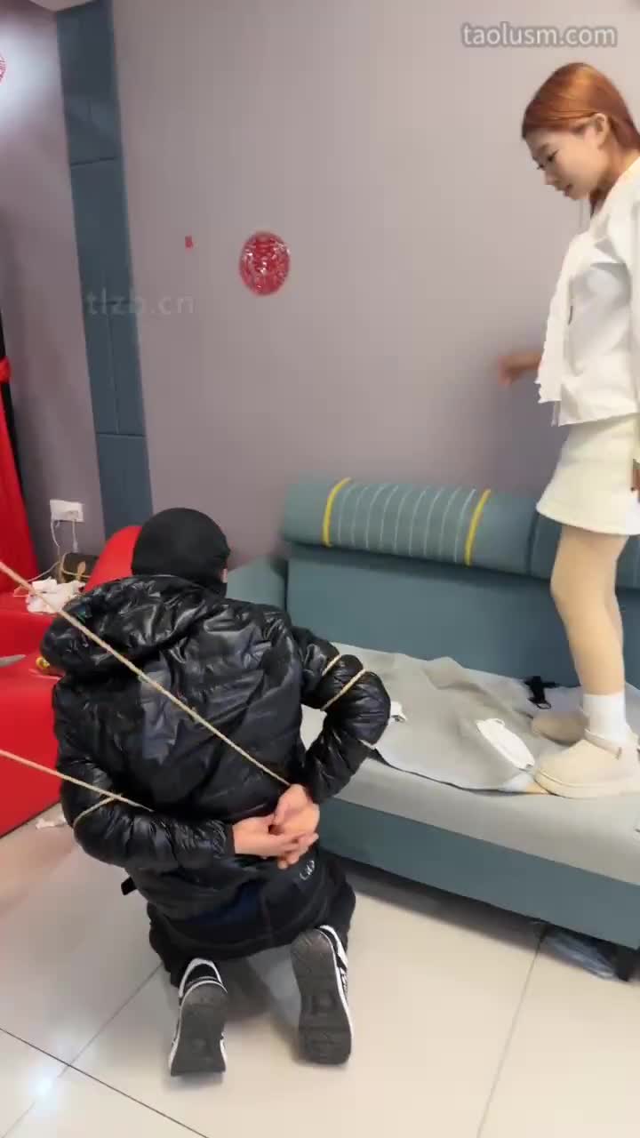 #精神小妹 #女主天地 #直播回放校园暴力-素人4S学生-暴力踢踹【下】