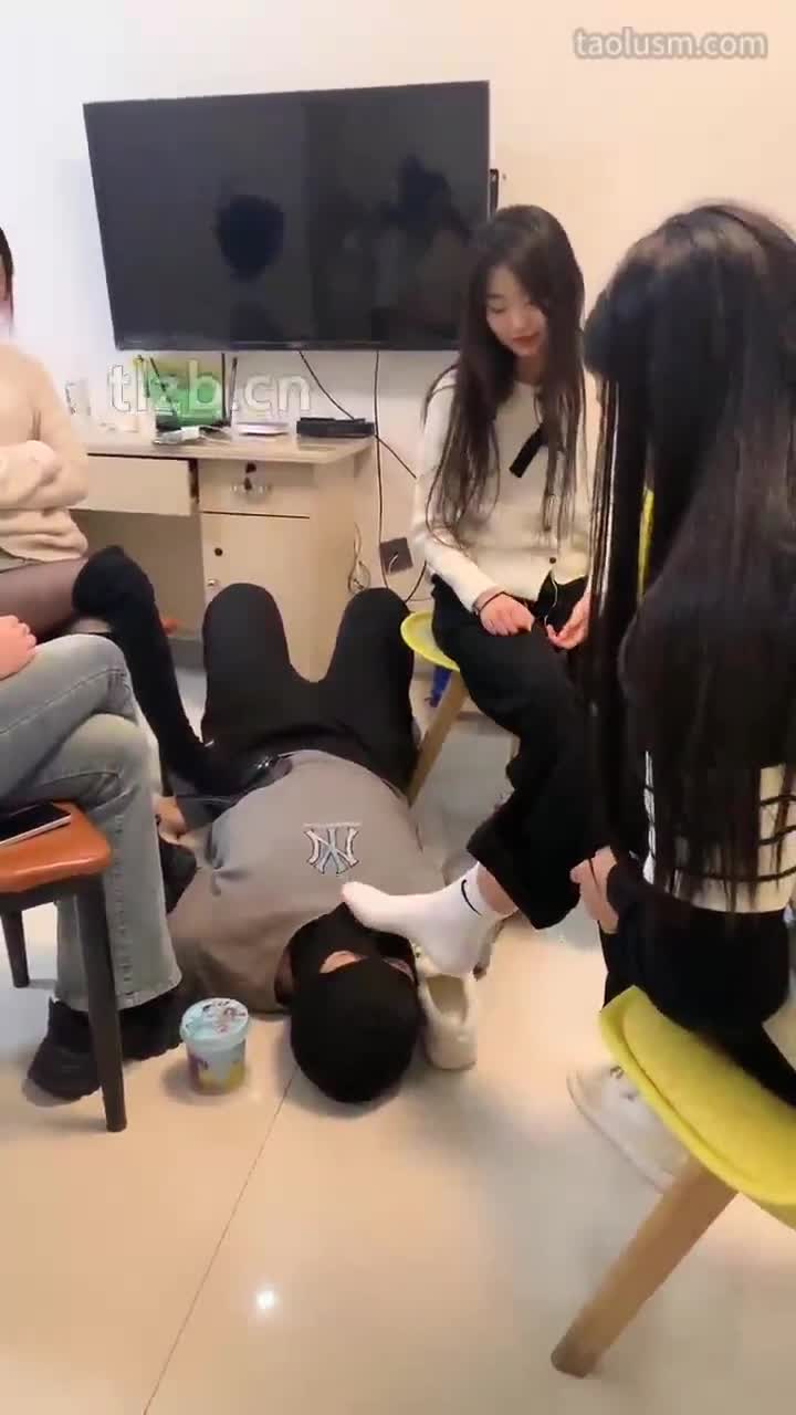 #精神小妹 #女主天地 #直播回放脚喂食物