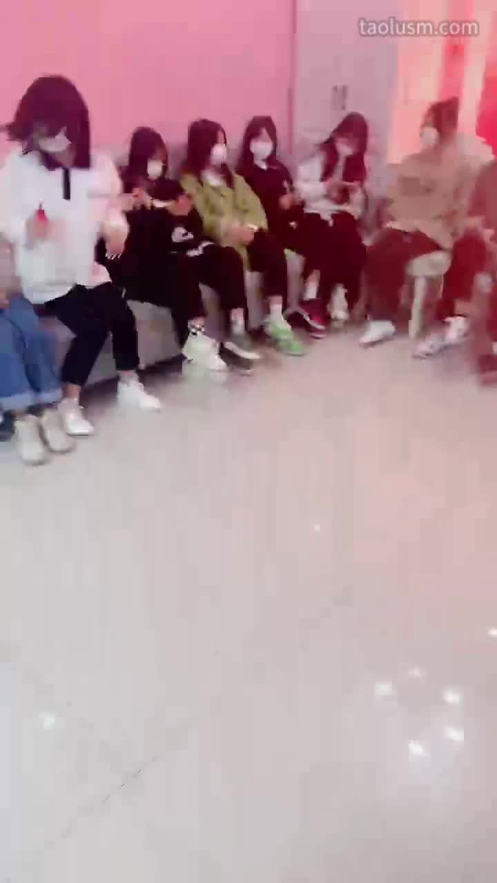 #精神小妹 #女主天地 #直播回放精彩-素人群调原味鞋袜辱狗