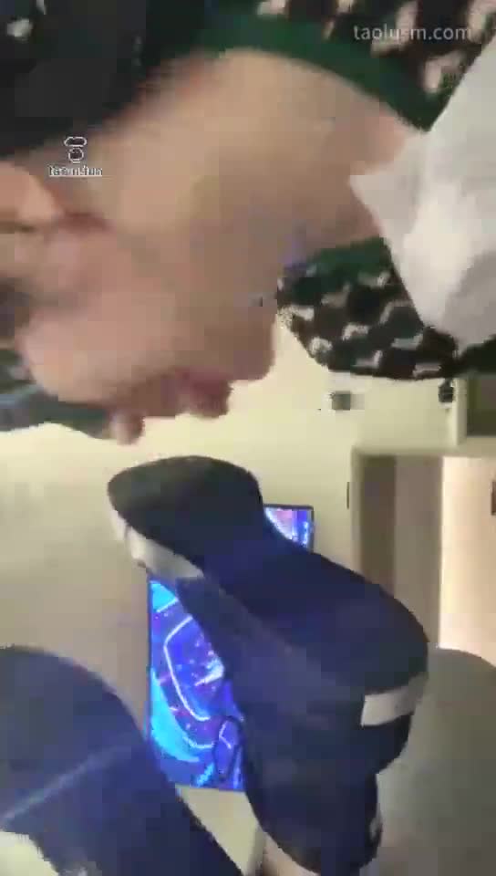 #歌迪丝 #女主天地 #直播回放三婶舌头出血了 卖力舔鞋底