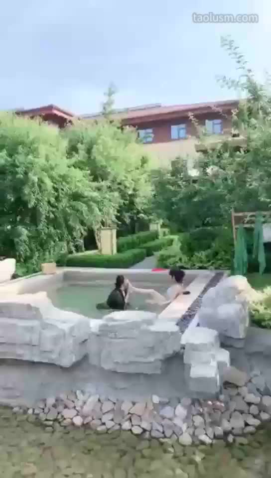 #歌迪丝 #女主天地 #直播回放温泉公开课，母狗爬骑舔