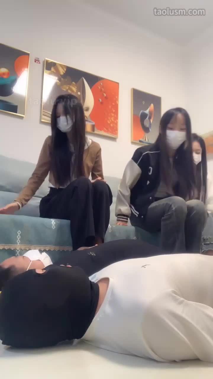 #精神小妹 #女主天地 #直播回放赤脚踩踏