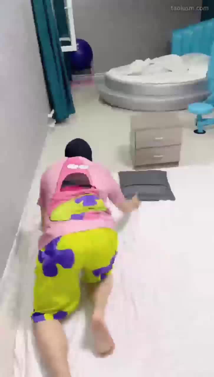 #精神小妹 #女主天地 #直播回放新女王登场 跳踩