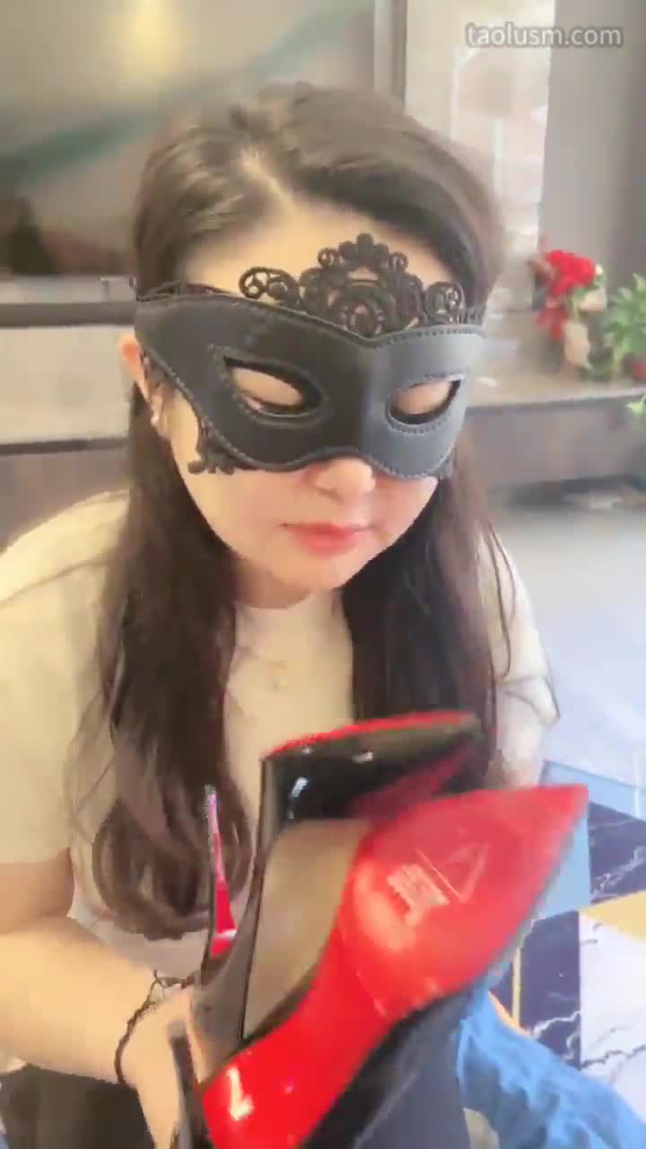 #歌迪丝 #女主天地 #直播回放猫咪舔高跟