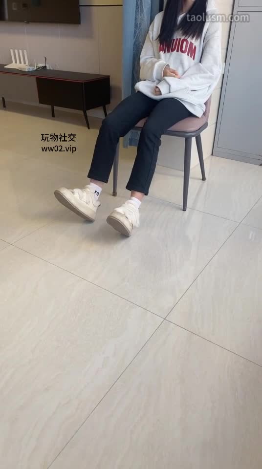 #精神小妹 #女主天地 #直播回放班主任放假舔学生的脏鞋臭袜
