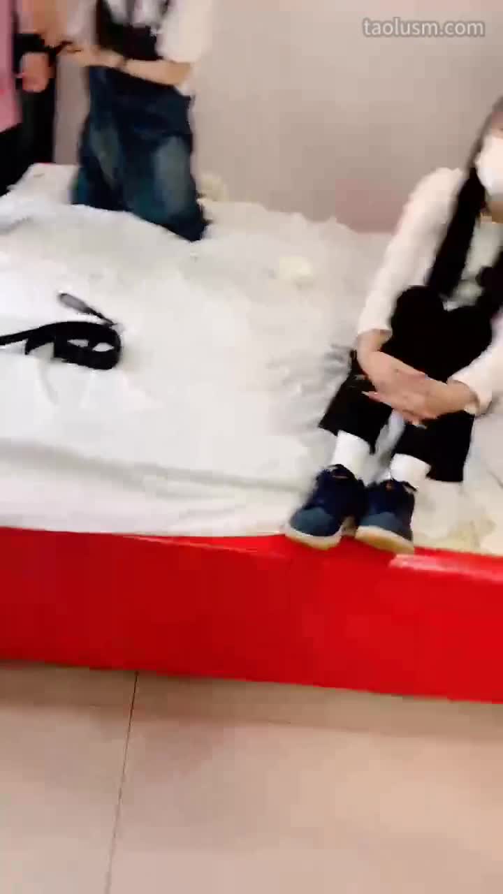 骑马踩踏