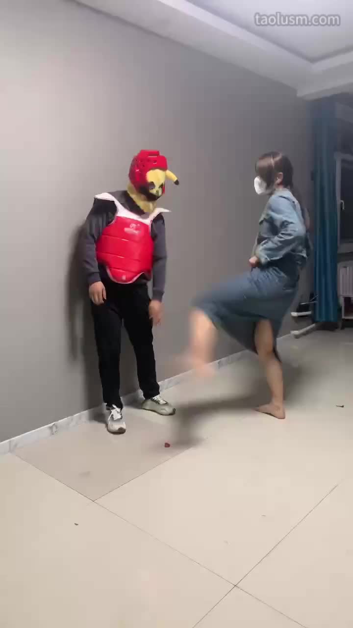 #精神小妹 #女主天地 #直播回放真实素人跆拳道虐打狗奴