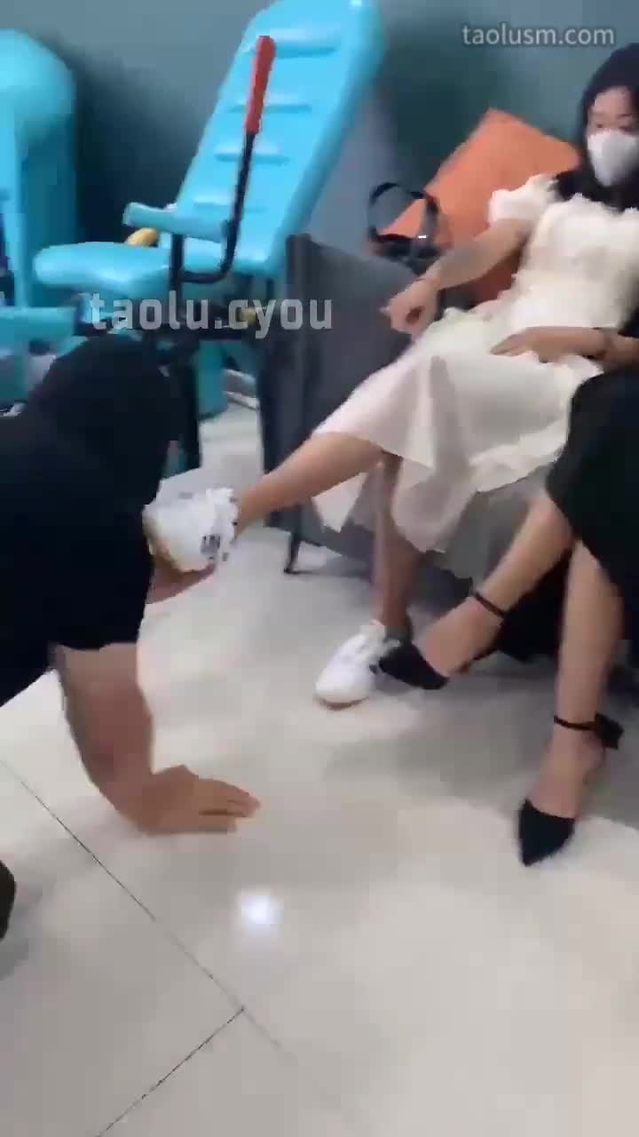 #精神小妹 #女主天地 #直播回放五个女王疯狂玩弄男奴