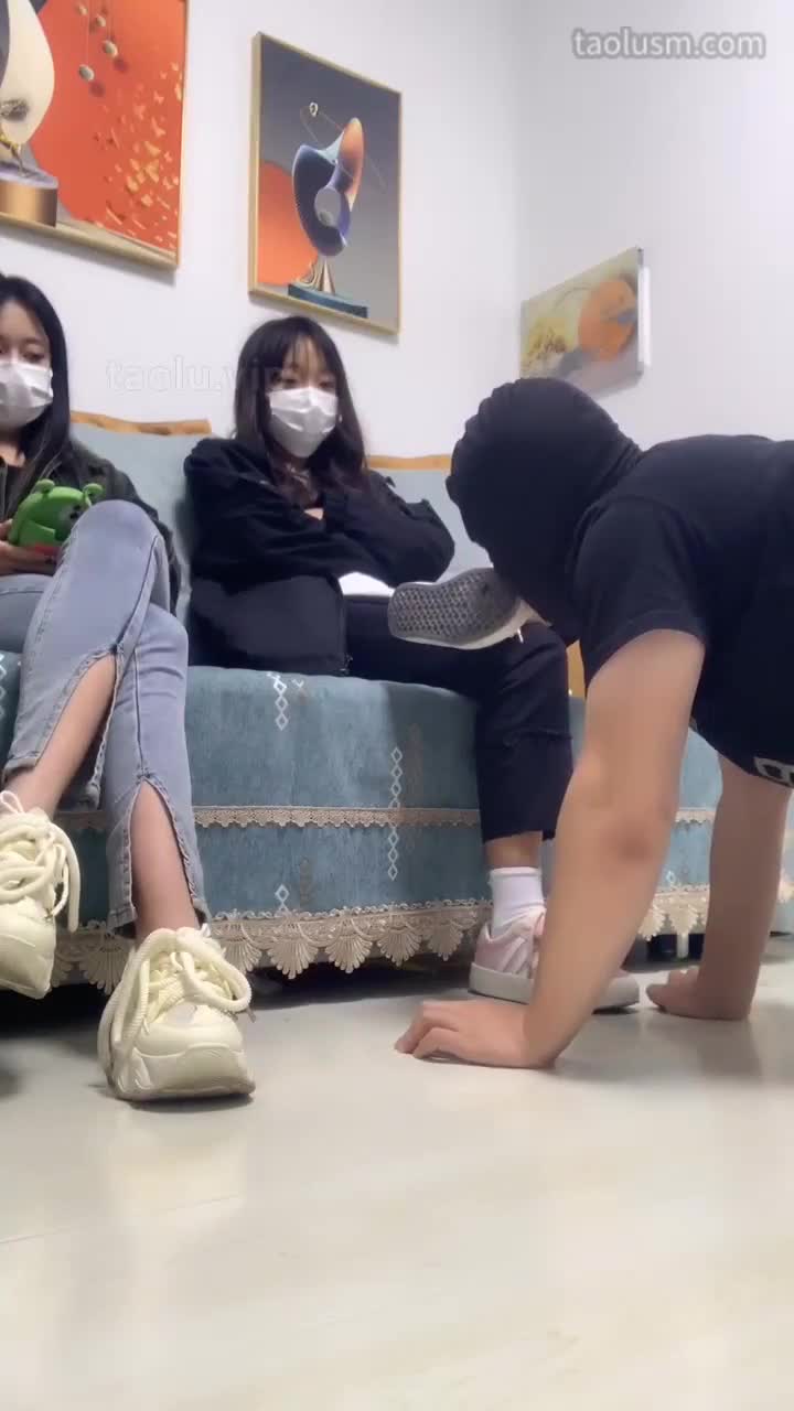 #精神小妹 #女主天地 #直播回放拜倒在三个小祖宗脚下