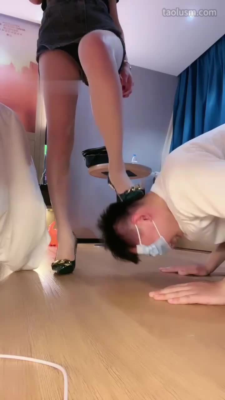 #丹祖宗 #女主天地 #直播回放御姐高跟裸足碾压贱狗【双视角版】