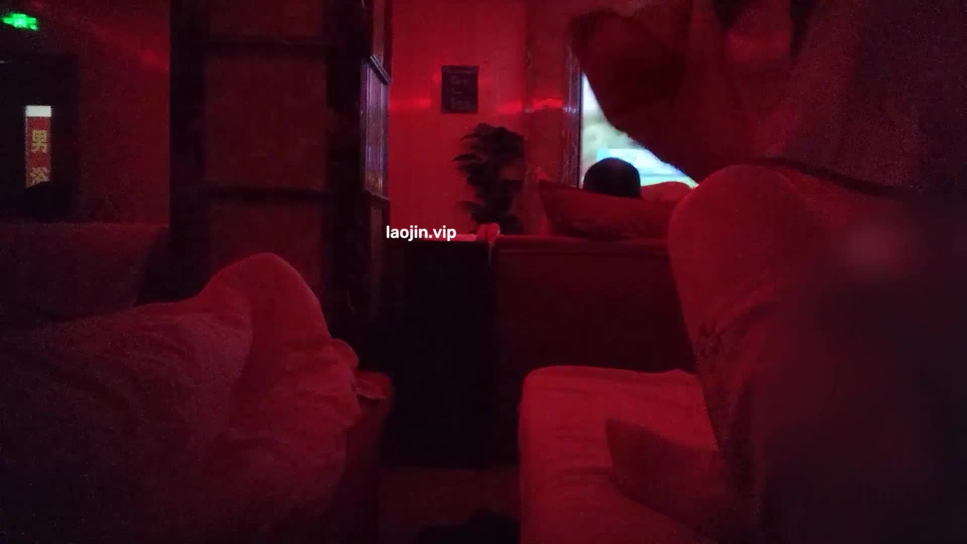 2025年8月最新，嫖娼大神,【goporno】，会所搞了两个少妇，完美露脸，奶子又大又坚挺，酣畅淋漓的一次激情