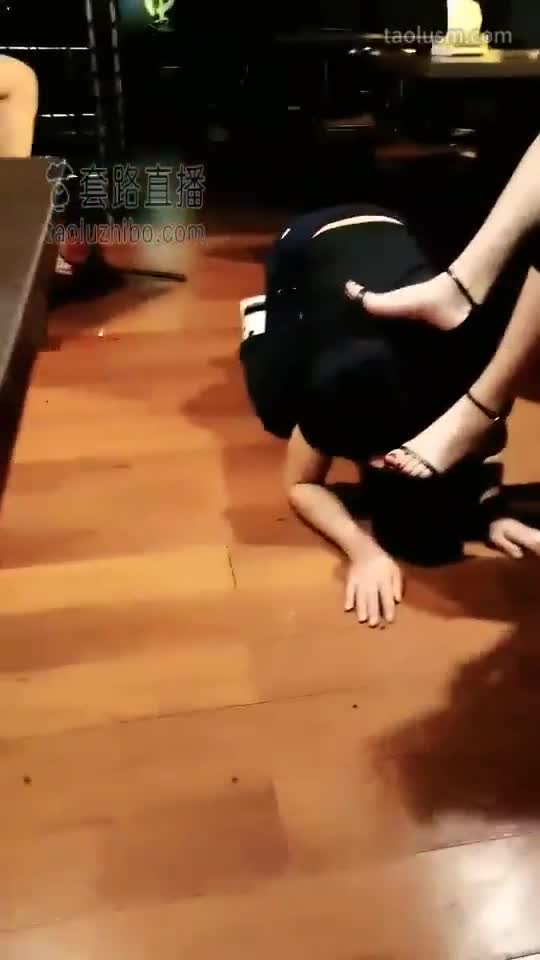 #丹祖宗 #女主天地 #直播回放小酒馆里玩2个贱货