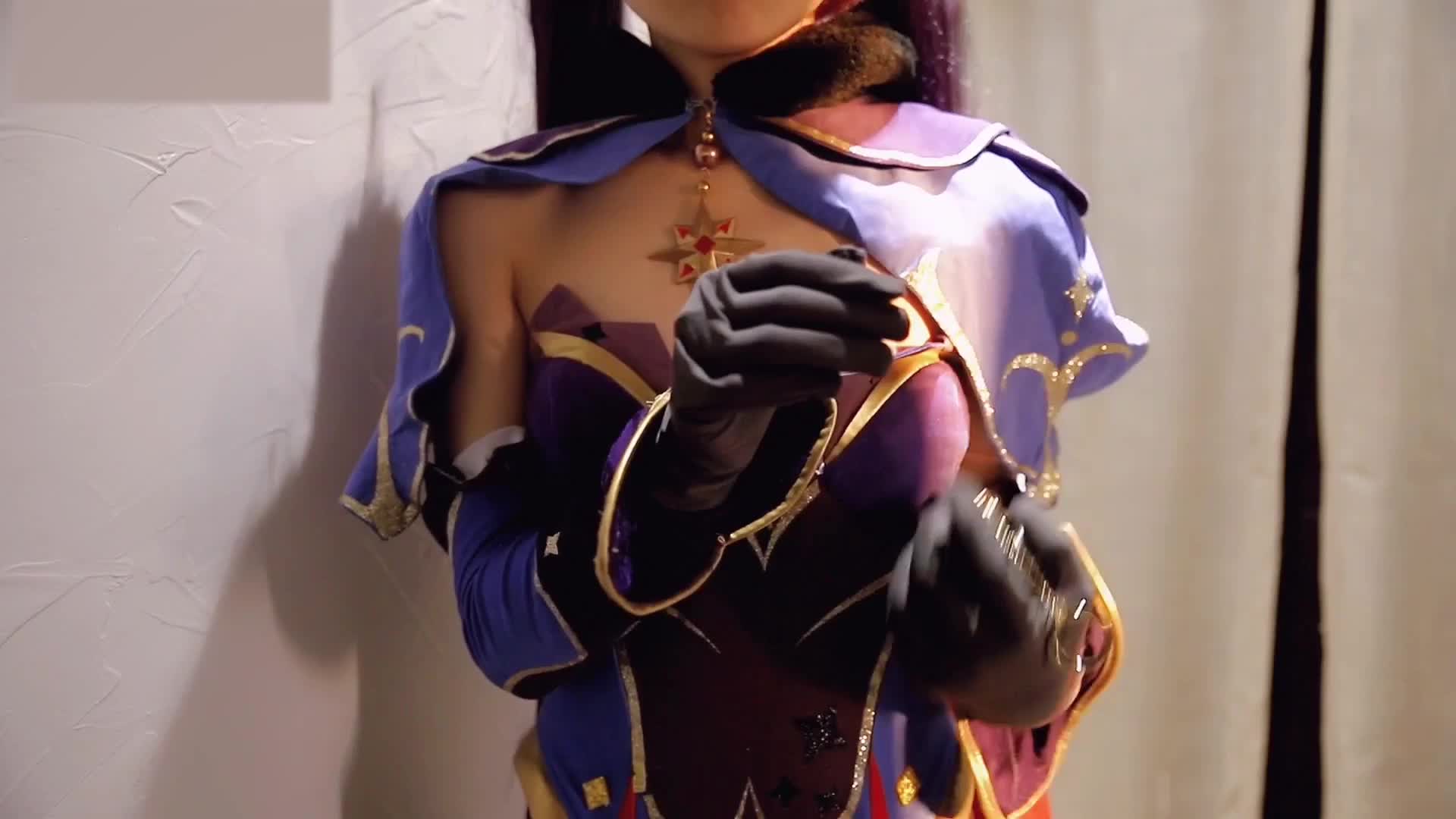 二次元极品推特网红尤物【懒懒睡不醒】新作Cos酒馆脱衣舞女郎莫娜 纸迷金醉蹂躏嫩穴特别放送