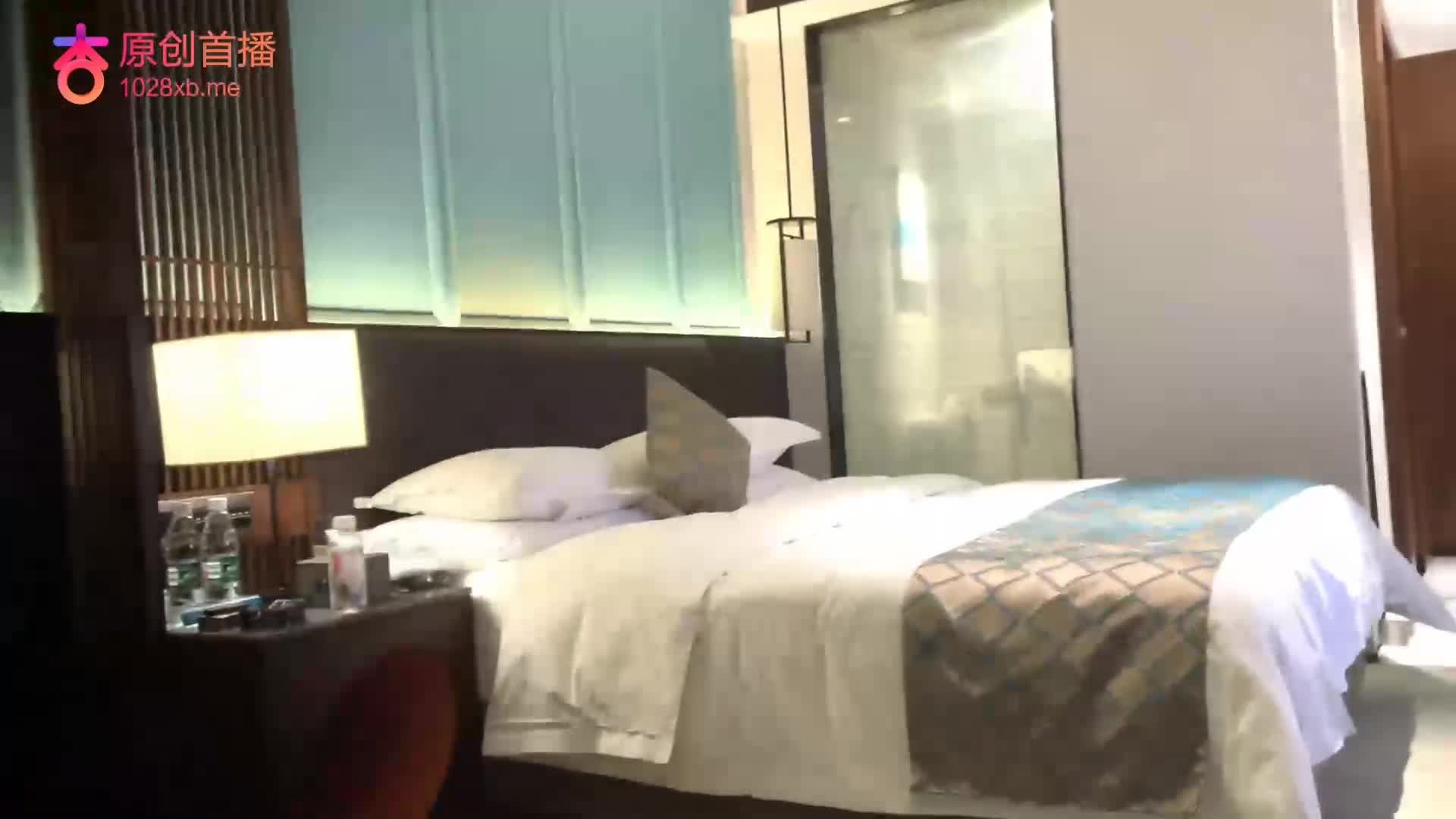 #阿柒杏吧阿柒2 - 22岁极品小嫩妹，大学生抱起来操超级爽哦！