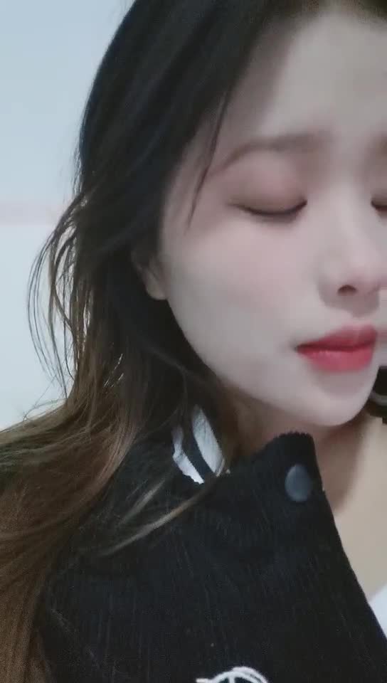 #香菜一奈 01-12小狐狸主播秀【标签: #直播 #学生 #女神 #小姐姐 #小妹妹 #少妇 #人妻 #萝莉 #大奶 #大长腿 #黑丝袜 #口交 #自慰 #跳蛋 #玩具 #露脸 #白虎 #一线天 #潮喷 #喷水 #屁眼 #学妹 #学姐 #调教 #高潮 #裸舞 #脱衣舞】点此查看更多