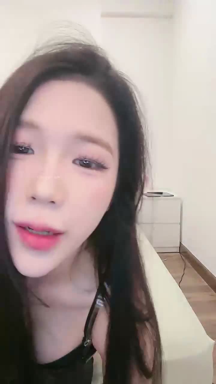 【#豆豆学妹吖 】网红脸反差学妹! ~黑丝大长腿美乳白虎穴~按摩棒道具自慰点此查看更多