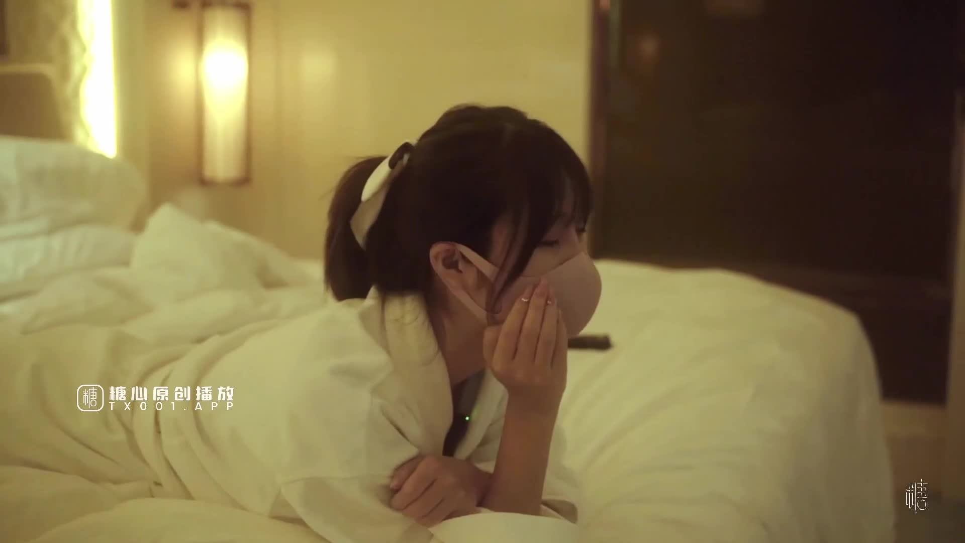 网红反差女神【香菜公主】过气女演员生存之道_嫩穴潜规则