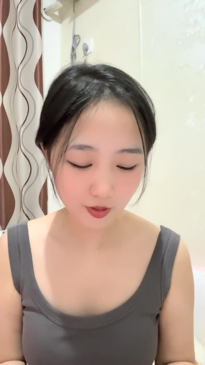 大姨妈还没走完！很想要跳蛋自慰，撩衣服震动奶头，多毛骚逼震直播主播录屏