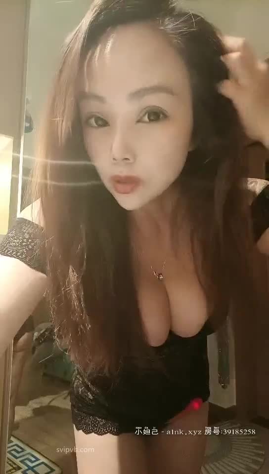 小奶猫：喷水女王麦当娜亚洲BBW坦克VIP群万部资源点这里万部坦克资源完整版#坦克 #巨臀 #国产坦克 #BBW #巨乳 #骚屁股