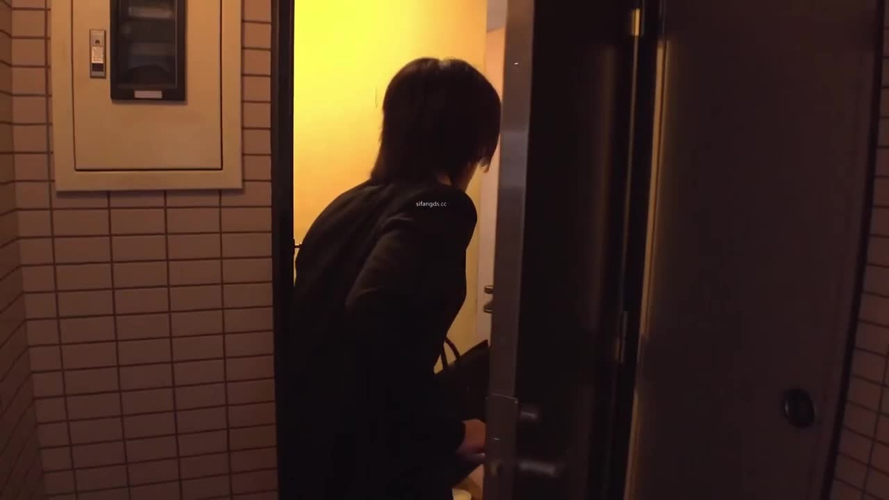 #巨乳 #AV #神颜 #足交日本顶级神颜女优足交挑逗，渐入佳境后，各种姿势啪啪，很好看的一部推荐