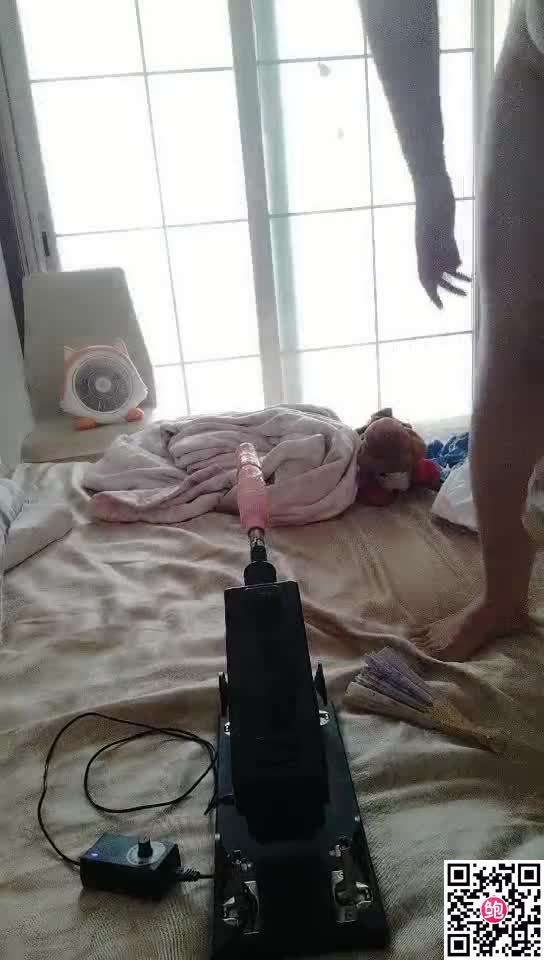 爱玩炮机的大臀妹子#巨臀坦克 #炮机