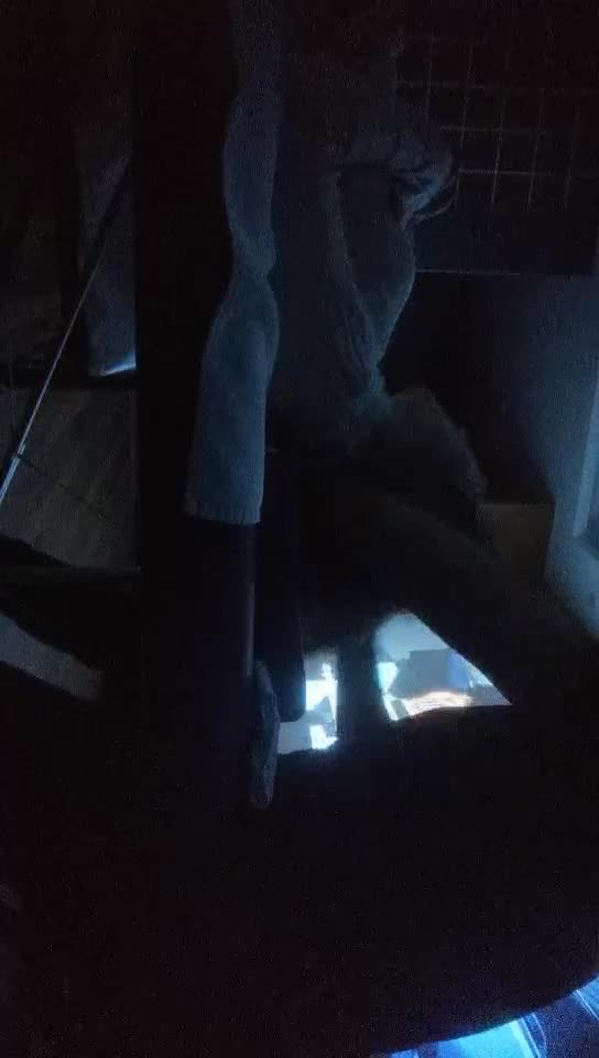 私密大保健》推油少年上门服务美少妇 一番推弄早已淫水直流但没敢操