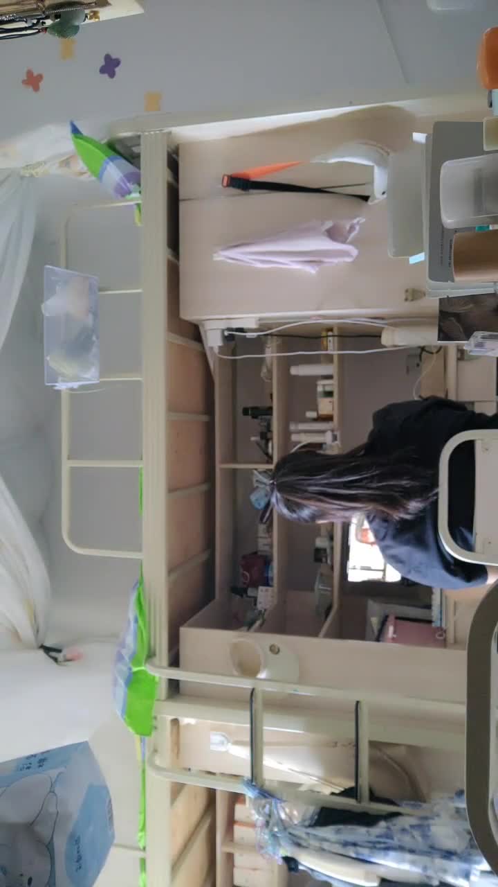 #女大学生 #宿舍直播 #少女 #小土豆 #极品Bbw女大学生宿舍直播，肥肥嫩嫩的肉体，直接就在宿舍里面各种漏出，太反差了，推荐