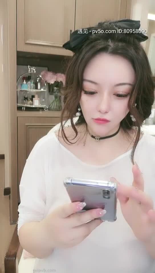 全网最童颜巨乳，超级肥臀坦克直播