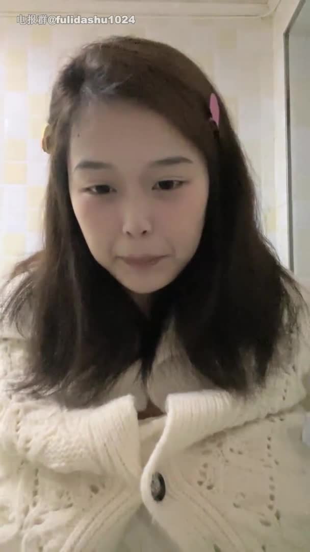 #直播 #甜甜甜甜圈 巨乳坦克