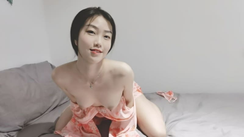个人云盘被盗某大学身材纤细小腹平坦清纯派反差妹与四眼男友做爱自拍视图流出人不可貌相妹子真骚。