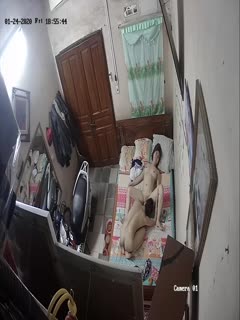 自拍,偷拍,泄密居家摄像头偷窥小伙搂着漂亮的媳妇玩69,各种姿势啪啪啪
