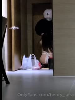 国产自拍✿绿意盎然✿ 绿妻大神记录极品淫荡娇妻▌亨利夫妻▌喷血全裸诱惑取外卖 色诱骑手小哥 口爆采精才让离开