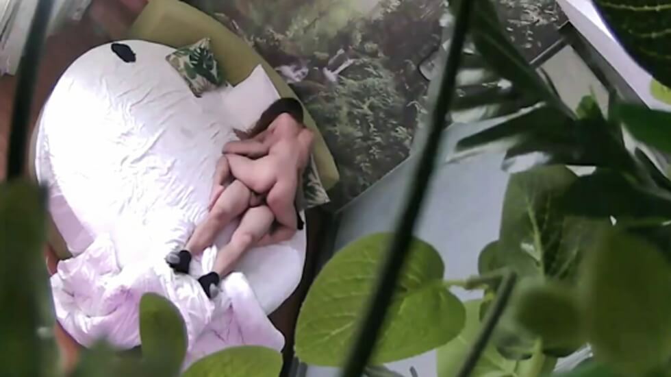国产自拍丰满性感的美女酒店不愿意和认识没多久的纹身男啪啪,被男的3次扑倒在床上最后强插进去干完后再操时乖乖配合!