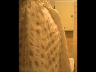 自拍,偷拍,泄密《稀缺✅精品厕拍》百货商场公共女卫正面偸拍超多美女良家方便亮点不断✅极品大奶小姐姐只穿个奶罩尿尿3