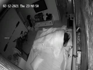 自拍,偷拍,泄密黑客❤️破解家庭网络摄像头偷拍做爱做到一半女儿突然跑进来直接社死1