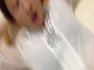国产自拍终于搞定了刚搬来不久的气质女邻居,身材修长性感,主动要求自拍说：射在脸上,我是骚逼小骚货,操的好舒服,快干我小骚穴！1