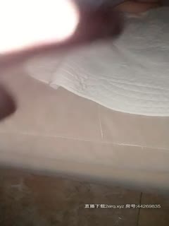 自拍,偷拍,泄密东北小伙把刚认识不久的良家妹子灌醉，偷偷掰穴拍摄还要霸王硬上弓，妹子迷迷糊糊的被插得哭了起来
