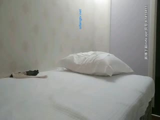 自拍,偷拍,泄密最新流出『专攻按摩会所』04.10按摩院勾搭良家女技师 漂亮美乳高颜值 很主动掰开腿啪啪抽插猛操 完美露脸