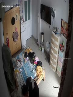 自拍,偷拍,泄密✿摄像头破解✿ 居家寂寞美少妇空虚自慰 衣柜里掏出私藏18cm阳具 大开美腿享受阳具抽插高潮 女人也瘾(1)