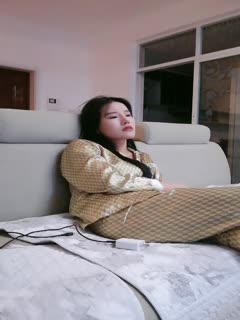 国产直播诱人的小少妇露脸上哥厕所都要被大哥跟着拍摄，口交大鸡巴让大哥抠逼玩弄，深喉大鸡巴后入爆草浪叫呻吟不止