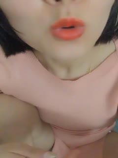 国产直播肉~肉身材逼逼粉嫩妹子翘臀诱惑开档肉丝椅子上掰开逼逼来了一点大姨妈很是诱惑不要错过