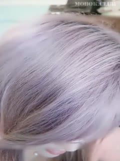 国产直播短發巨乳豐滿網紅臉妹子,撩起上衣壹對大燈十分敞亮,小茓水潤,兩片唇外翻
