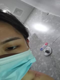 国产直播【健身女孩】健身房~人来人往~淋浴间 偷偷 自慰喷水！~2