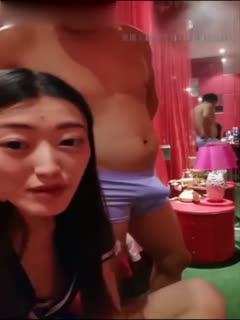 国产直播粉丝网友酒店啪啪直播,没想到男的还带了春药的!