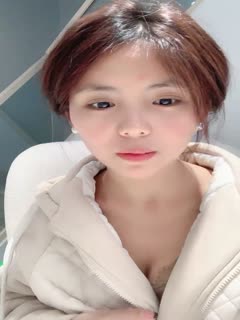 国产自拍甜美颜值妹妹！娇小身材非常耐操！服装店地上操逼.