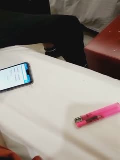 国产自拍萝莉美眉柠檬夜晚出击勾搭两个学生模样小哥开房