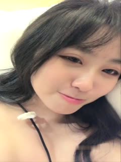 国产直播高颜值萌妹子浴室淋浴全裸诱惑 床上自摸奶子逼逼聊天毛毛比较浓密 很是诱惑喜欢不要错过