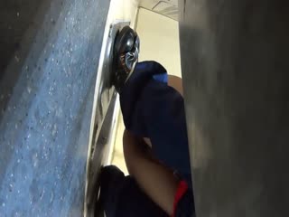 自拍,偷拍,泄密国内厕拍大神高铁厕所偷拍动车乘务员尿尿人长得漂亮身材也是很好的