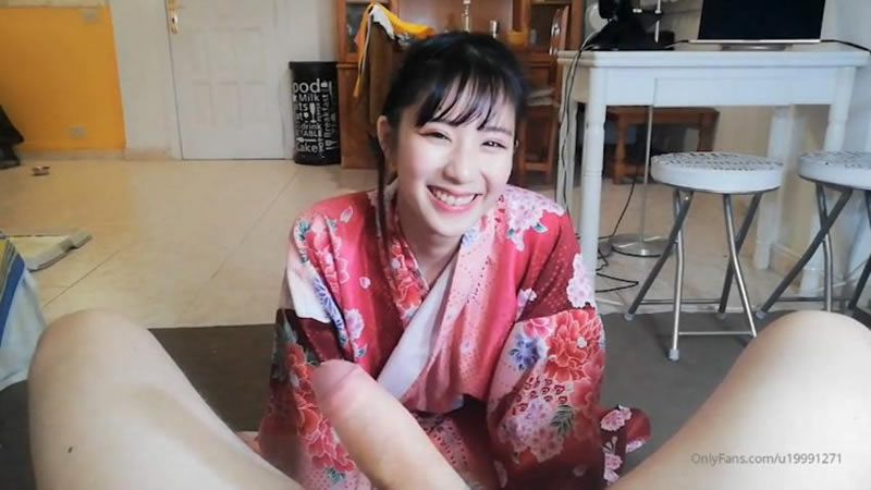 国产自拍口爆和服小母狗